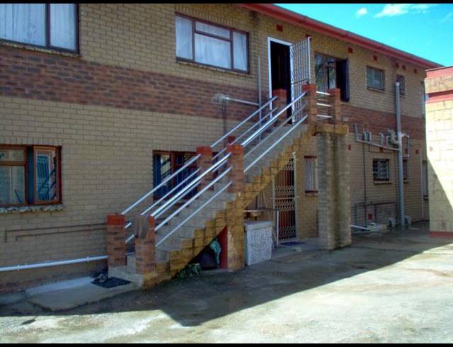 3 BEDROOM HOUSE FOR SALE IN CRAIGIEBURN